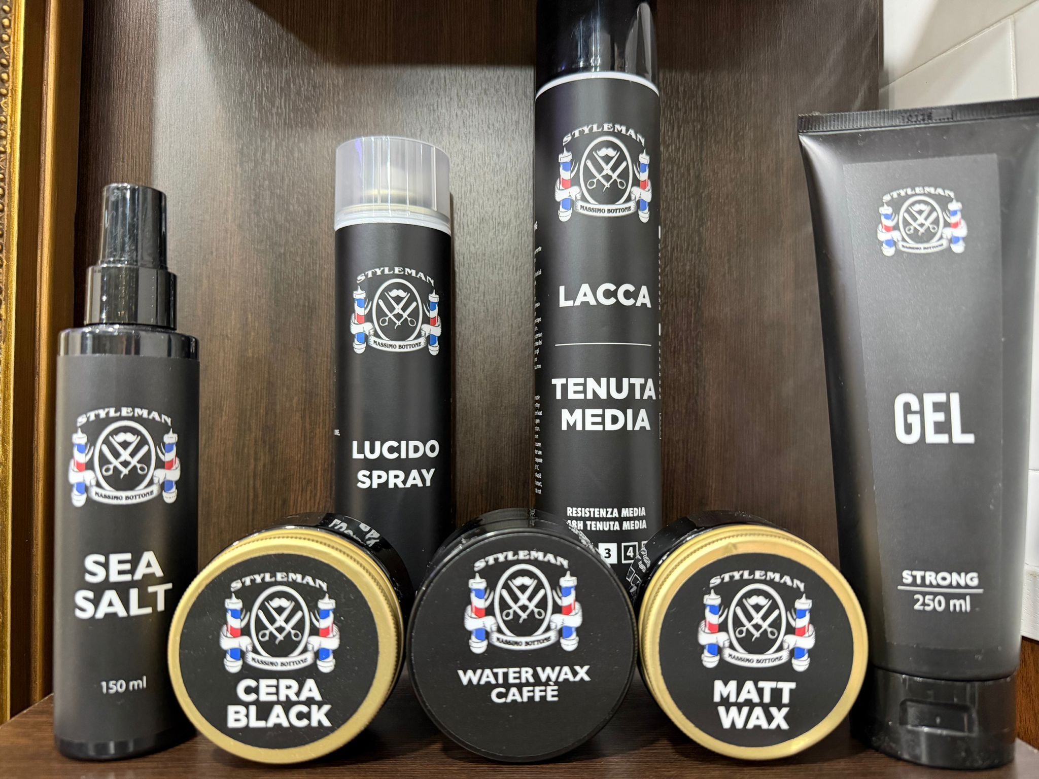 La linea completa di prodotti Barberia Styleman - Sea Salt, Lucido Spray, Water Wax Caffè, Lacca Tenuta Media, Cera Black, Matt Wax, Gel Strong